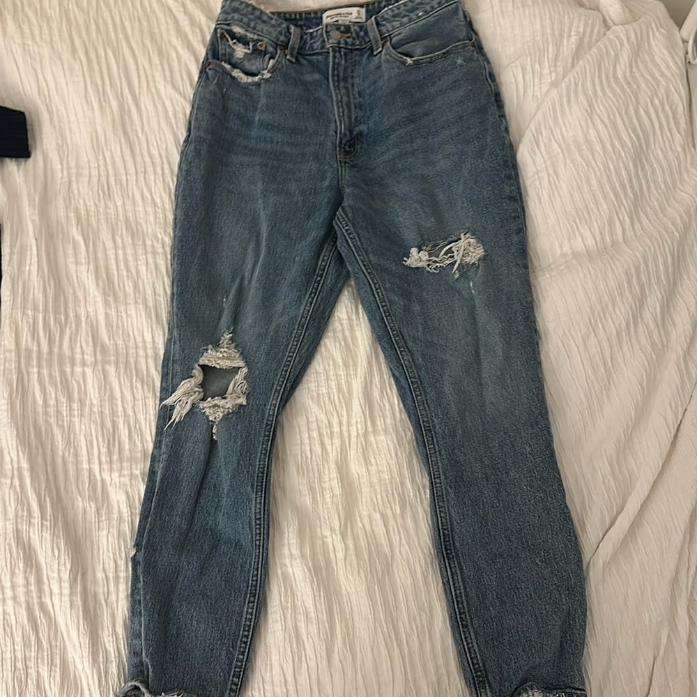Abercrombie & Fitch Curve Love High Rise Mom Jean – Size 27/4R - Picture 2 of 6